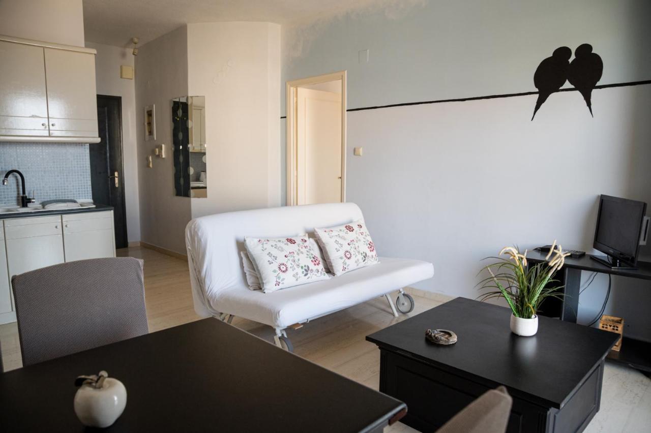 Eftihia Apartments By The Sea Rethymno  Bagian luar foto