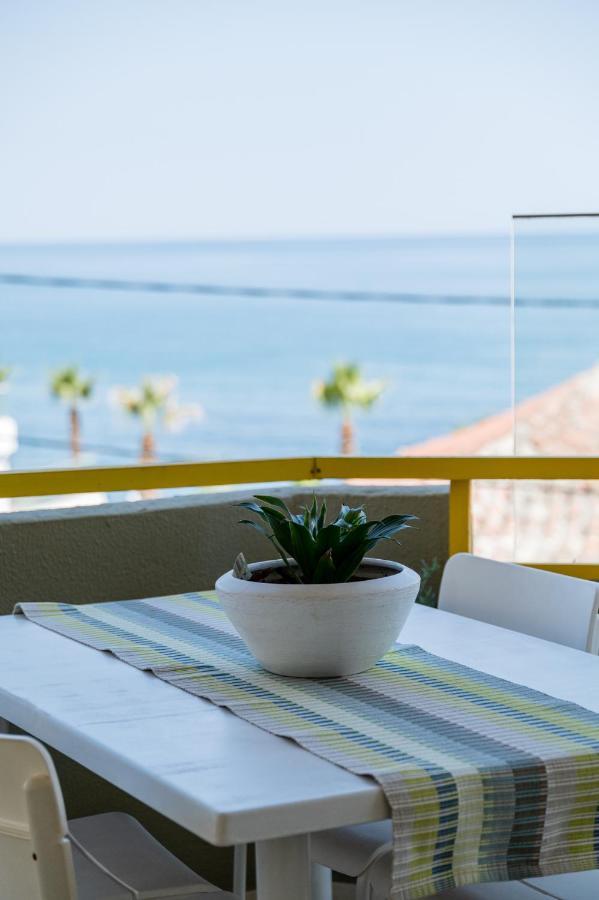Eftihia Apartments By The Sea Rethymno  Bagian luar foto